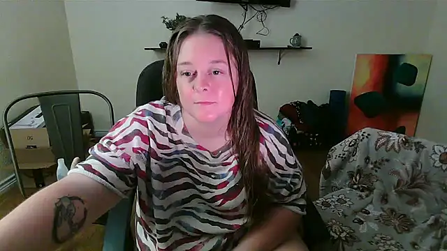 Snapshot of Artgirlie31 chatting on November 2, 3:53 am Artgirlie31 online show from November 2, 3:53 am