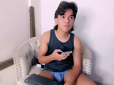 Snapshot of Salomon_Mendoza chatting on December 16, 11:32 pm Salomon Mendoza online show from December 16, 11:32 pm