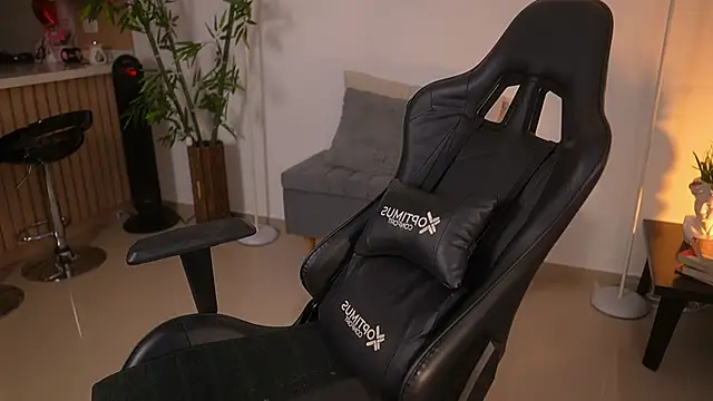 JessicaPratt online show from March 18, 8:01 pm