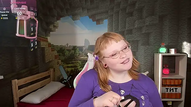 Snapshot of LottieReed chatting on October 23, 9:52 am LottieReed online show from October 23, 9:52 am