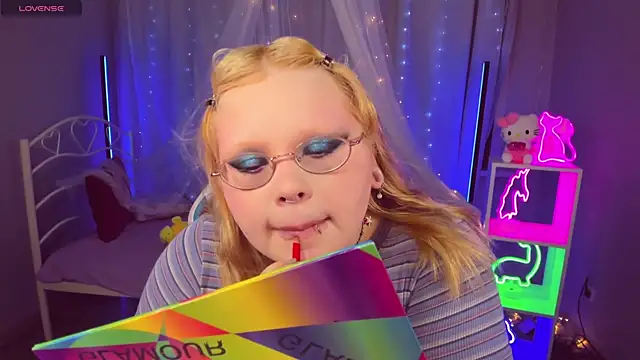 LottieReed online show from June 12, 5:45 pm