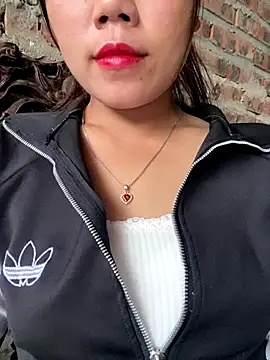 Snapshot of nachi-baby chatting on October 31, 8:37 am nachi-baby online show from October 31, 8:37 am