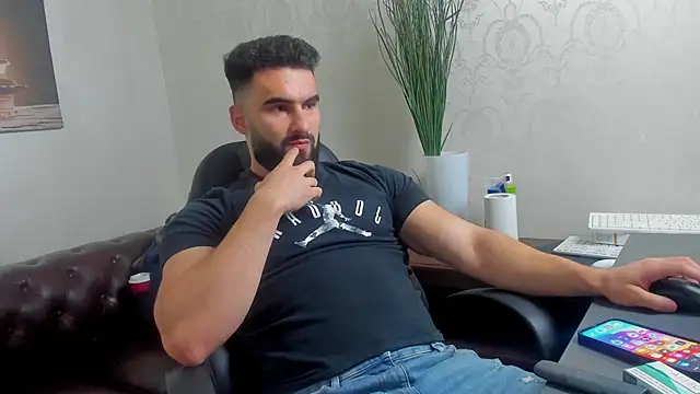 Snapshot of MicahLane chatting on October 25, 4:31 am MicahLane online show from October 25, 4:31 am