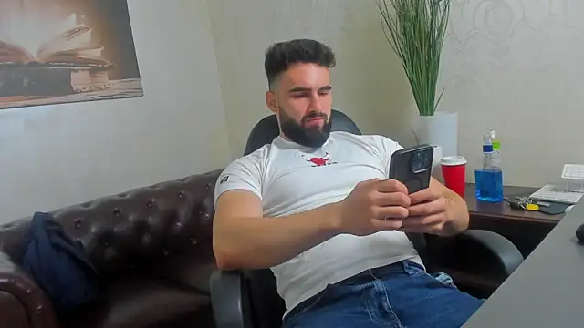 Snapshot of MicahLane chatting on October 26, 5:46 am MicahLane online show from October 26, 5:46 am