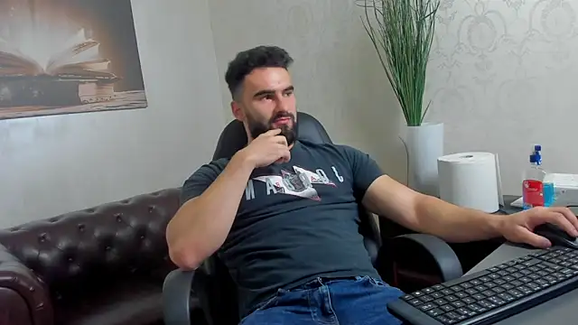 Snapshot of MicahLane chatting on October 29, 5:31 am MicahLane online show from October 29, 5:31 am