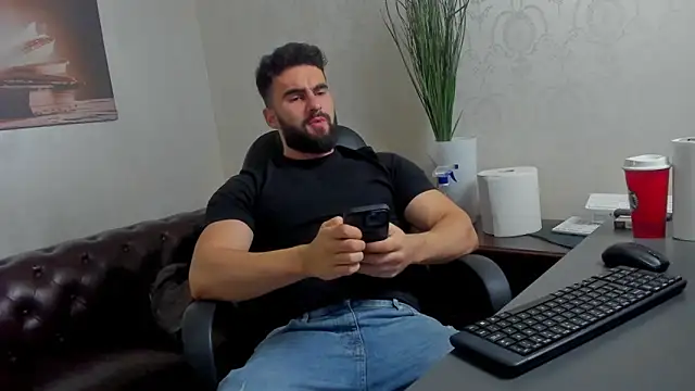 Snapshot of MicahLane chatting on October 30, 5:20 am MicahLane online show from October 30, 5:20 am