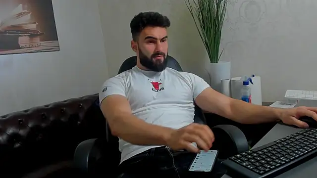 Snapshot of MicahLane chatting on November 1, 5:42 am MicahLane online show from November 1, 5:42 am