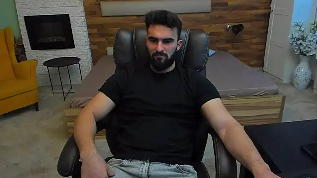 Snapshot of MicahLane chatting on November 4, 5:39 am MicahLane online show from November 4, 5:39 am