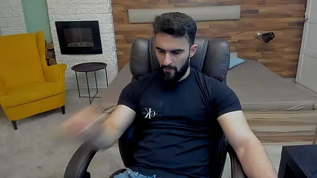 Snapshot of MicahLane chatting on November 5, 5:29 am MicahLane online show from November 5, 5:29 am