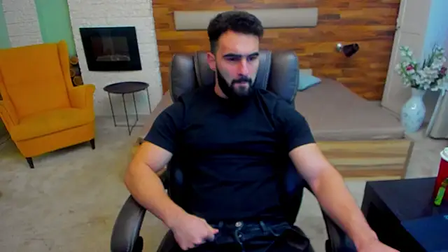 Snapshot of MicahLane chatting on November 14, 5:28 am MicahLane online show from November 14, 5:28 am