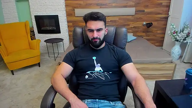 Snapshot of MicahLane chatting on November 15, 5:27 am MicahLane online show from November 15, 5:27 am