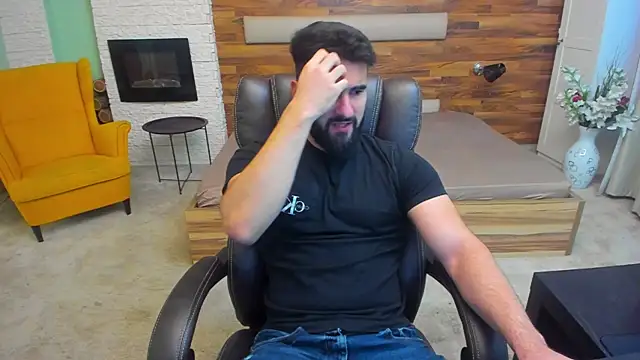 Snapshot of MicahLane chatting on November 16, 5:46 am MicahLane online show from November 16, 5:46 am