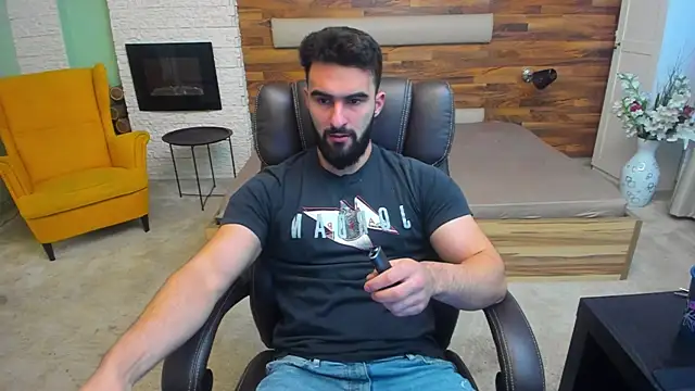 Snapshot of MicahLane chatting on November 17, 5:35 am MicahLane online show from November 17, 5:35 am