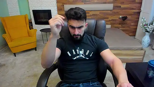 Snapshot of MicahLane chatting on November 23, 5:18 am MicahLane online show from November 23, 5:18 am