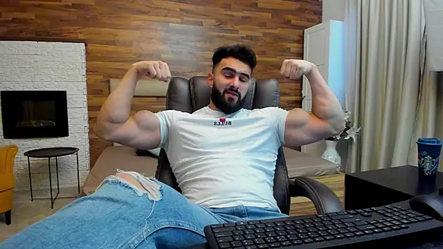 Snapshot of MicahLane chatting on November 24, 5:29 am MicahLane online show from November 24, 5:29 am