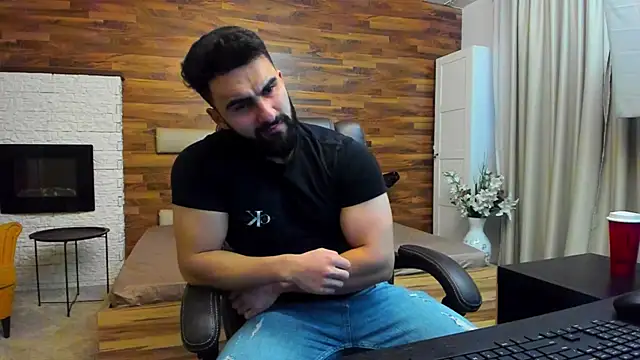 Snapshot of MicahLane chatting on November 29, 5:43 am MicahLane online show from November 29, 5:43 am