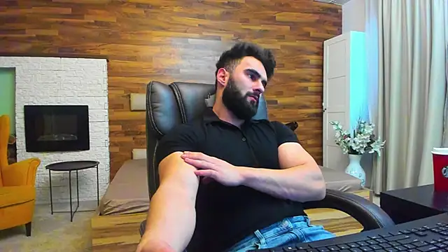 Snapshot of MicahLane chatting on December 2, 5:46 am MicahLane online show from December 2, 5:46 am