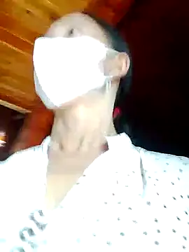 Snapshot of TRIEUTRIEU20 chatting on October 28, 1:42 am TRIEUTRIEU20 online show from October 28, 1:42 am