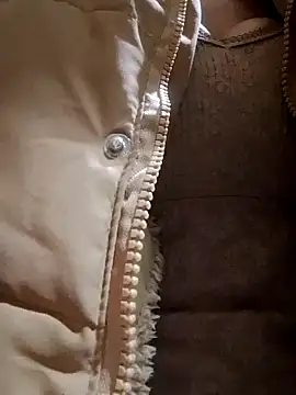 Snapshot of TRIEUTRIEU20 chatting on November 28, 1:08 am TRIEUTRIEU20 online show from November 28, 1:08 am