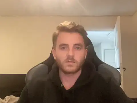 Snapshot of Hornymiker26 chatting on October 23, 1:43 pm Hornymiker26 online show from October 23, 1:43 pm