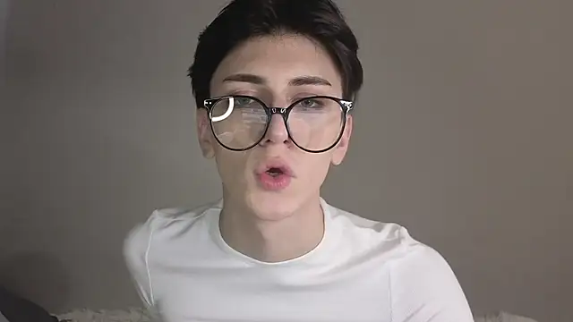 Oliver star boy  online show from November 21, 12:26 pm