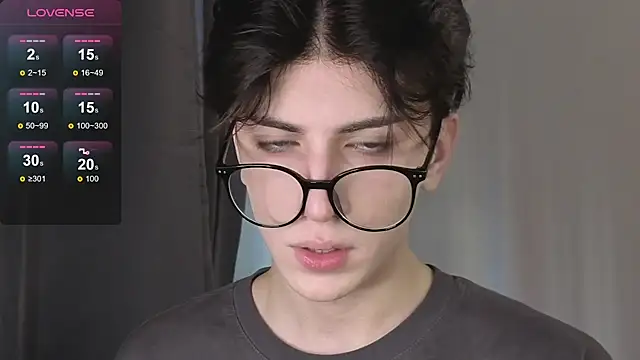 Oliver star boy  online show from November 29, 12:19 pm