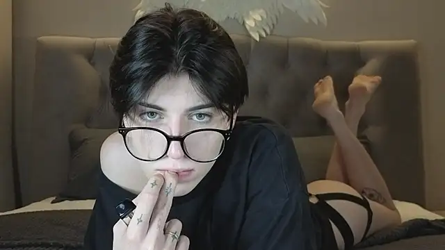 Oliver star boy  online show from January 6, 3:32 am