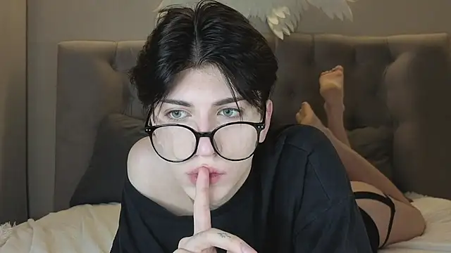 Oliver star boy  online show from January 6, 11:29 pm