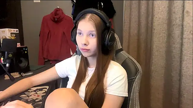 Snapshot of Softixq chatting on November 3, 3:13 pm Softixq online show from November 3, 3:13 pm