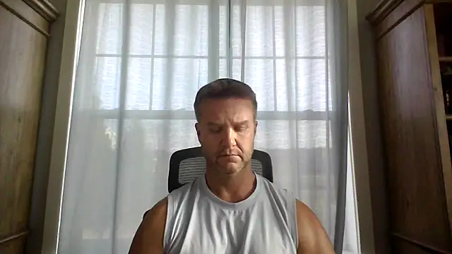 Snapshot of 45andfit1 chatting on November 7, 2:06 pm 45andfit1 online show from November 7, 2:06 pm