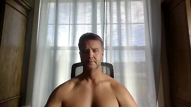 Snapshot of 45andfit1 chatting on November 10, 4:17 pm 45andfit1 online show from November 10, 4:17 pm