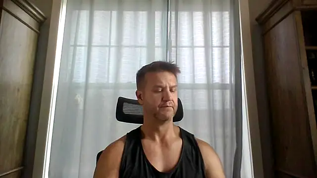 Snapshot of 45andfit1 chatting on December 4, 2:04 pm 45andfit1 online show from December 4, 2:04 pm