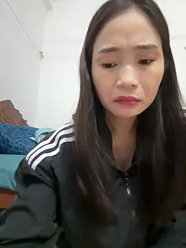 Snapshot of Pig_pig11 chatting on November 2, 3:47 pm Pig pig11 online show from November 2, 3:47 pm