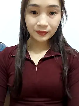 Snapshot of Pig_pig11 chatting on November 16, 2:22 pm Pig pig11 online show from November 16, 2:22 pm