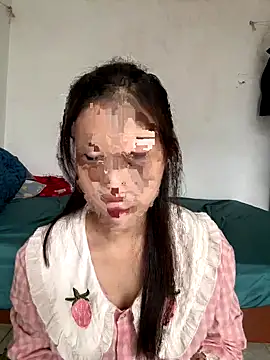 Snapshot of Pig_pig11 chatting on November 17, 9:15 am Pig pig11 online show from November 17, 9:15 am