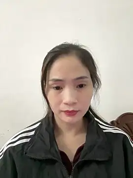 Snapshot of Pig_pig11 chatting on November 19, 1:11 pm Pig pig11 online show from November 19, 1:11 pm