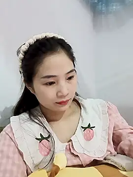 Snapshot of Pig_pig11 chatting on December 4, 12:53 am Pig pig11 online show from December 4, 12:53 am