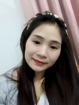 Snapshot of Pig_pig11 chatting on December 4, 1:20 pm Pig pig11 online show from December 4, 1:20 pm