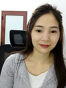 Snapshot of Pig_pig11 chatting on December 13, 8:47 pm Pig pig11 online show from December 13, 8:47 pm