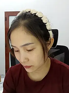 Snapshot of Pig_pig11 chatting on December 16, 12:32 pm Pig pig11 online show from December 16, 12:32 pm