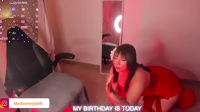 Snapshot of Myla_mayfield chatting on December 14, 11:37 am Myla mayfield online show from December 14, 11:37 am