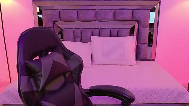 Bella Clark2 online show from November 29, 4:15 am