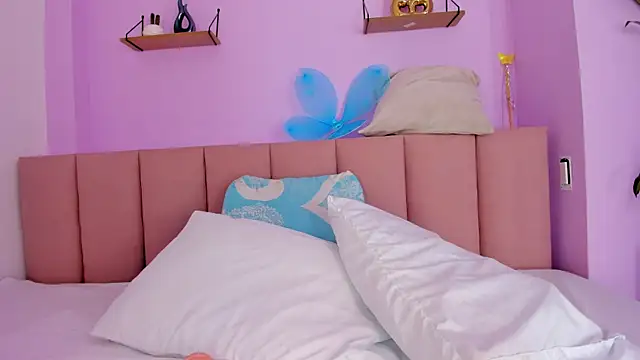 Snapshot of sienna_mg chatting on November 20, 12:16 pm sienna mg online show from November 20, 12:16 pm