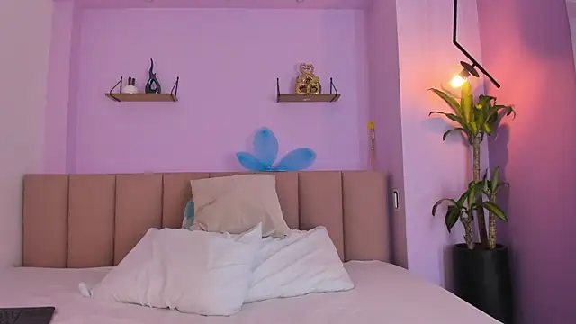 Snapshot of sienna_mg chatting on November 25, 7:25 pm sienna mg online show from November 25, 7:25 pm