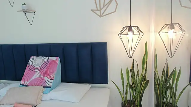 Snapshot of sienna_mg chatting on December 4, 3:32 pm sienna mg online show from December 4, 3:32 pm