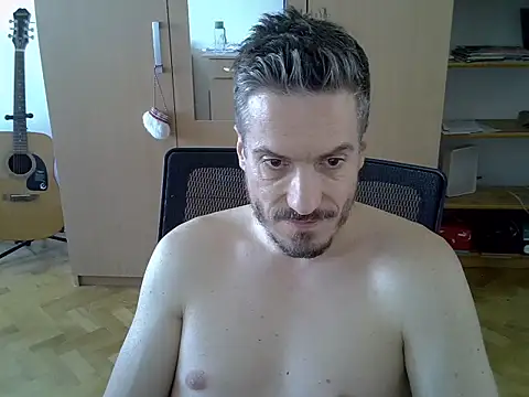 delayclose   online show from April 26, 12:36 pm
