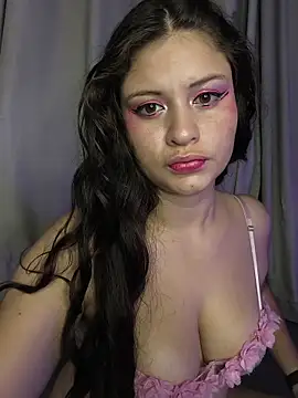 Snapshot of Esmesweet23 chatting on November 6, 11:37 pm Esmesweet23 online show from November 6, 11:37 pm