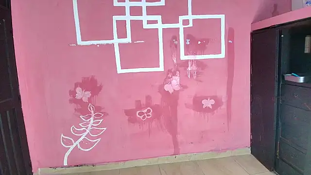 Snapshot of Esmesweet23 chatting on November 14, 8:18 pm Esmesweet23 online show from November 14, 8:18 pm