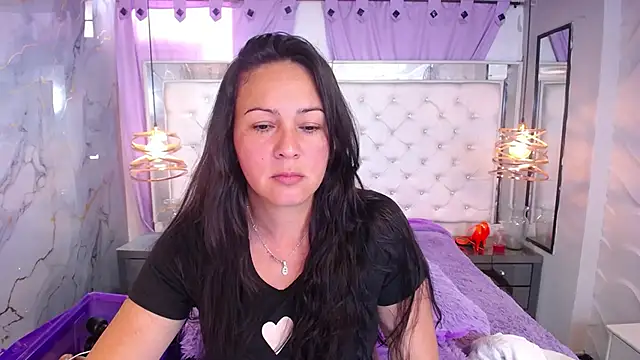 Snapshot of Melissa-roberts chatting on October 24, 6:04 pm Melissa-roberts online show from October 24, 6:04 pm