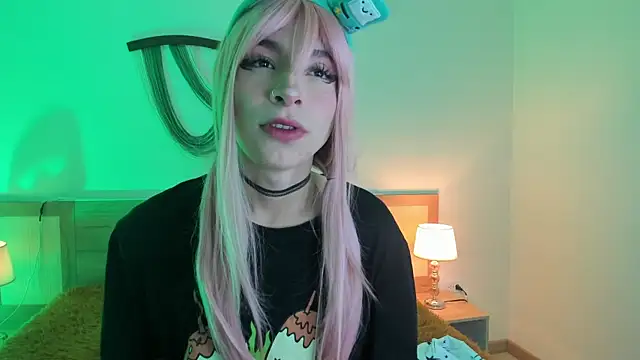 Snapshot of Damiian20_ chatting on November 27, 12:18 pm Damiian20 online show from November 27, 12:18 pm